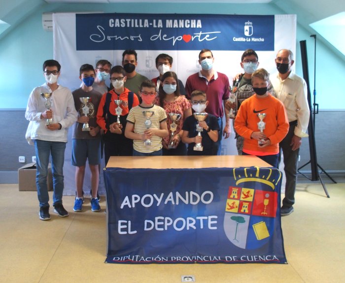 Jugadores premiados y miembros de la organización