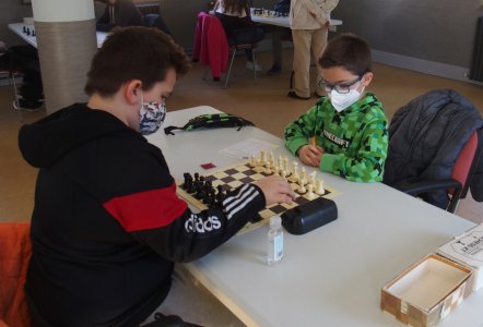Carlos Solera (dcha) vs Carlos Escribano